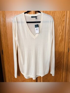 Lauren Ralph Lauren ivory V-neck sweater Medium for women